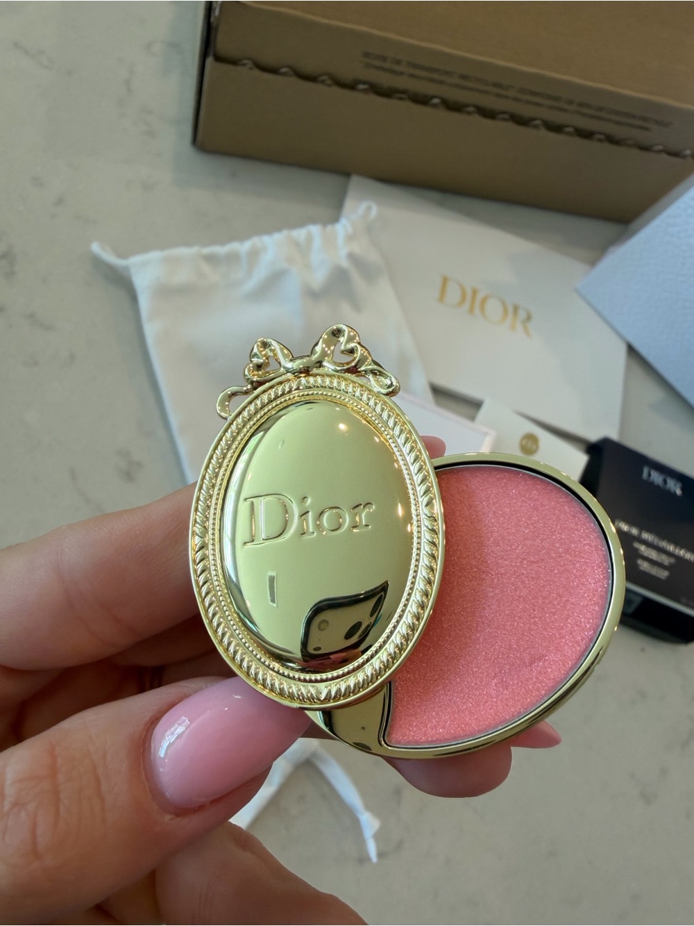 Dior Médaillon – Holiday Gift 2026 Edition - Picture 2 of 10